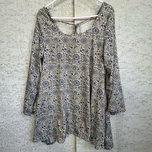 Karma Highway Elegant Blue and White Patterned Women's Top One Size